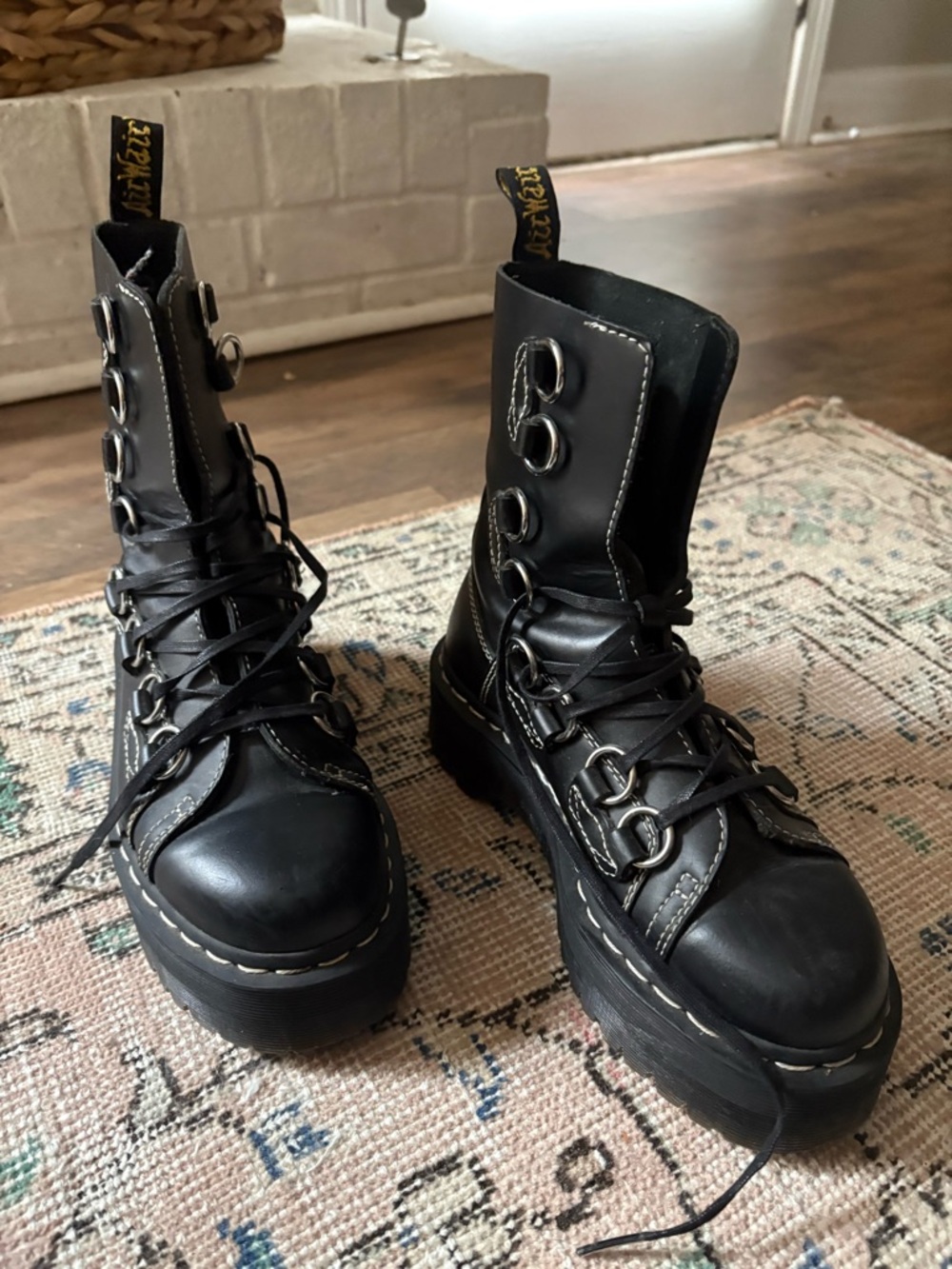 Dr. Martens Jadon XL Platform